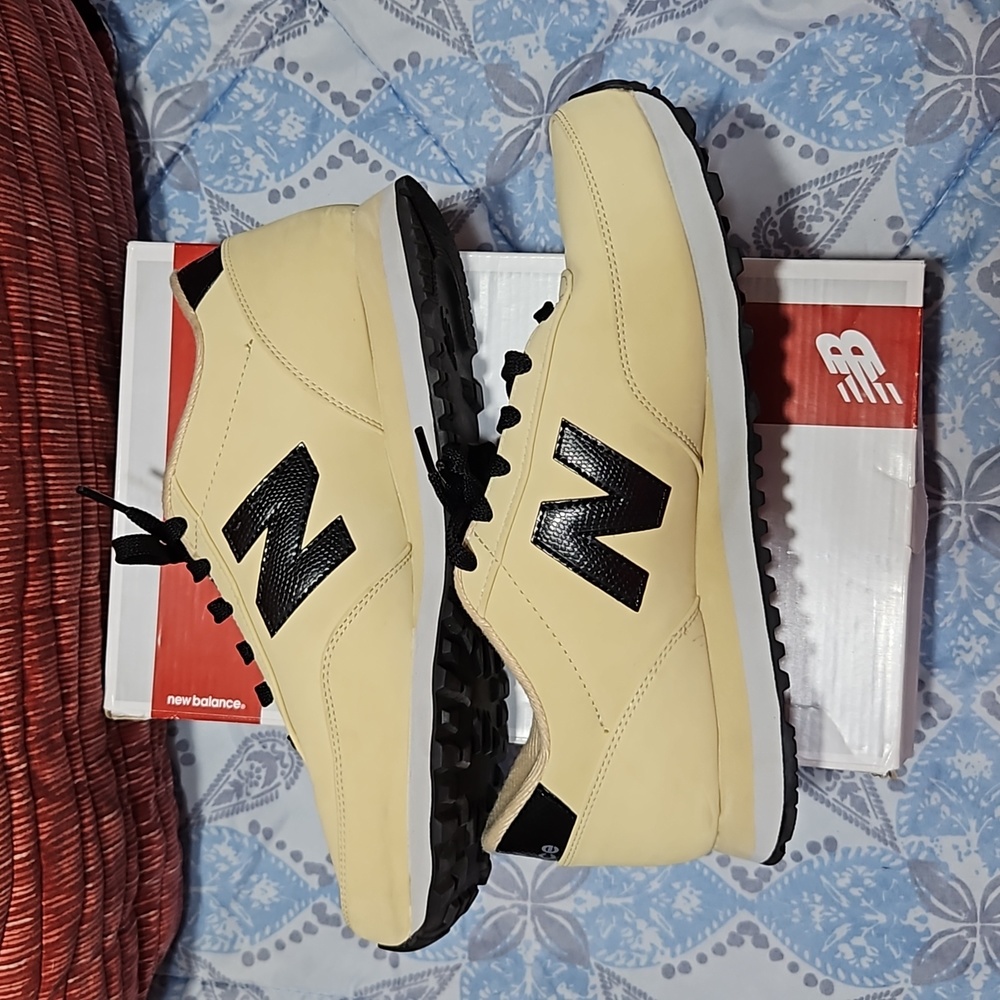 New Balance sz.10 Men's LikeNew! Style ML501MDA Light Khaki,black,white - Picture 9 of 9